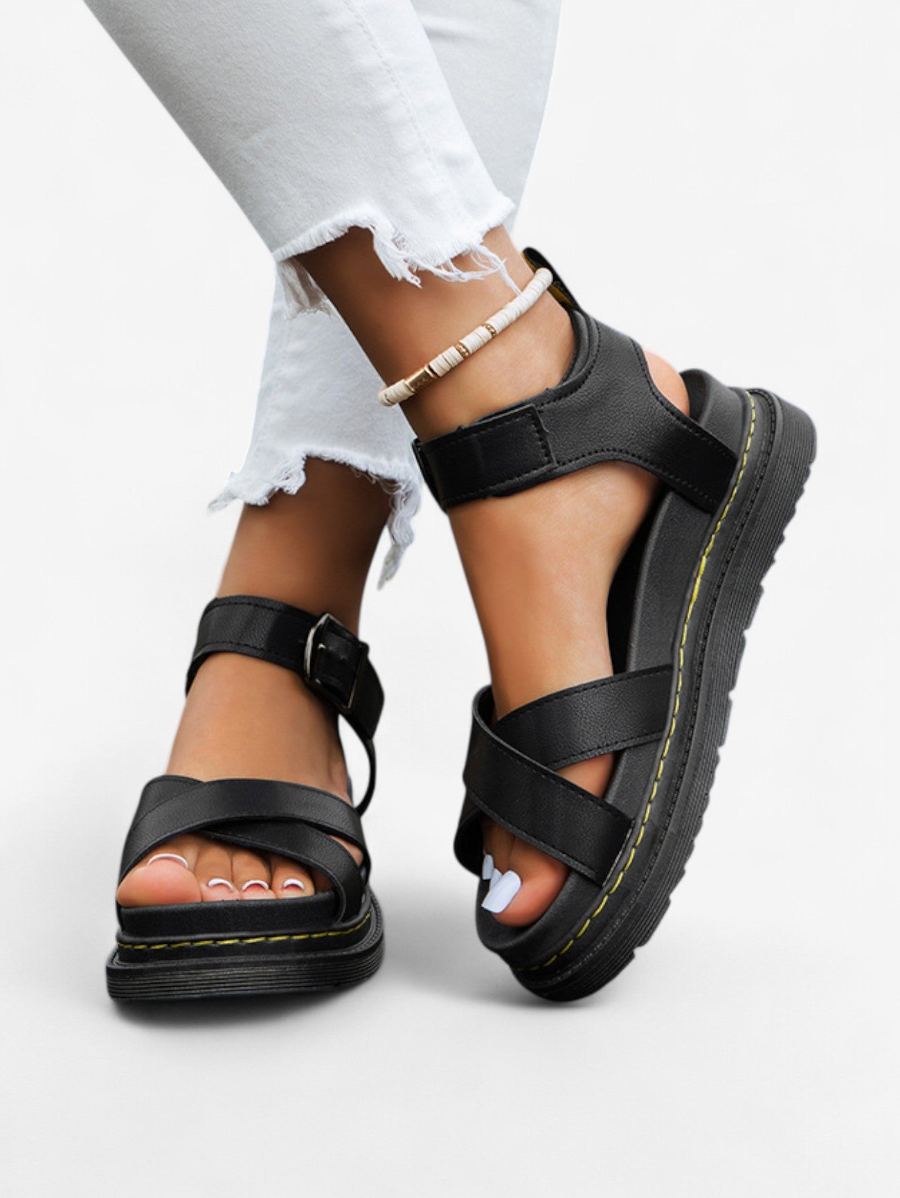 Jada | Women’s Crisscross Buckle Strap Sandals